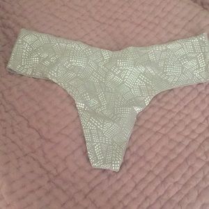 NWT Victoria Secret Thong Panty Small